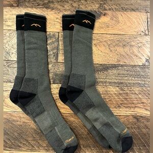 Like New! DARN TOUGH Over-the-Calf Heavyweight Hunting Socks (set of 2)